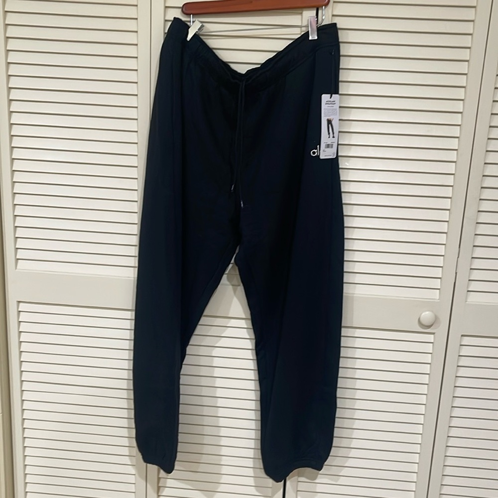 NWT XXL Alo accolade sweatpants in black